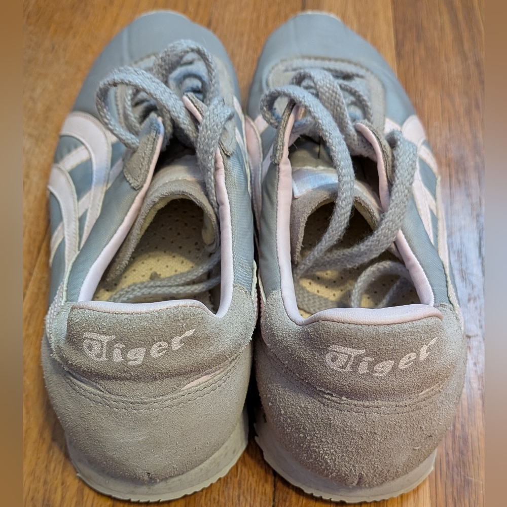 Women's Onitsuka Tiger Asics Gray and Light Pink Shoes - Picture 3 of 4